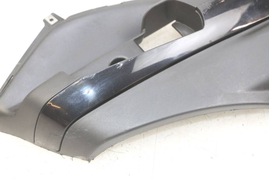 photo de Soleira direita PIAGGIO FLY 4T 50 (2013 - 2017) - Zoom do estado de desgaste