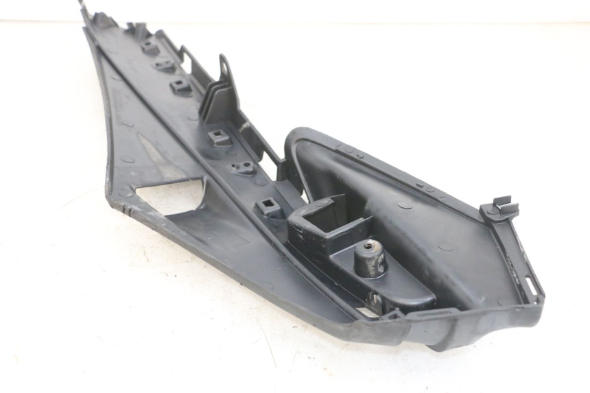 photo de Soleira direita PIAGGIO FLY 4T 50 (2013 - 2017) - Ampliação técnica