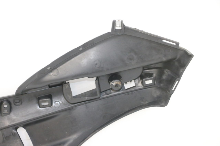 photo de Soleira direita PIAGGIO FLY 4T 50 (2013 - 2017) - Estado da superfície