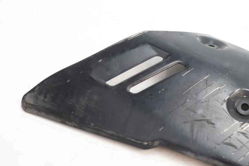 photo de Soleira direita SUZUKI GSR 600 (2005 - 2012) - Detalhe da peça