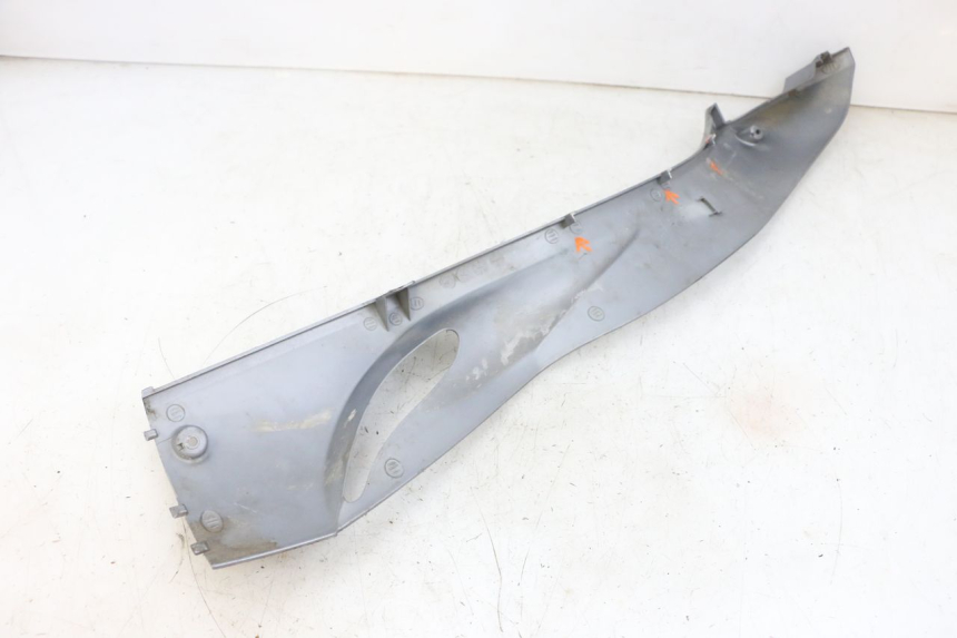 photo de Soleira direita SYM GTS EVO 125 (2009 - 2013) - Detalhe da peça
