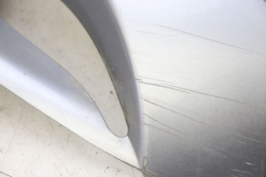 photo de Soleira direita SYM GTS EVO 125 (2009 - 2013) - Ampliação dos componentes