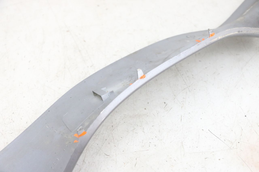 photo de Soleira direita SYM GTS EVO 125 (2009 - 2013) - Pontos de fixação