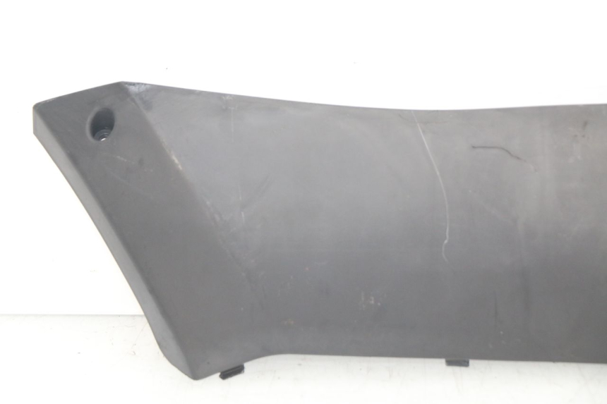 photo de Soleira direita PEUGEOT KISBEE 2T 50 (2010 - 2017) - Pontos de fixação