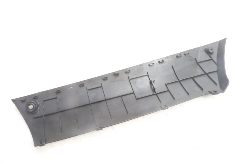 photo de Soleira direita PEUGEOT KISBEE 4T 50 (2010 - 2017) - Pontos de fixação