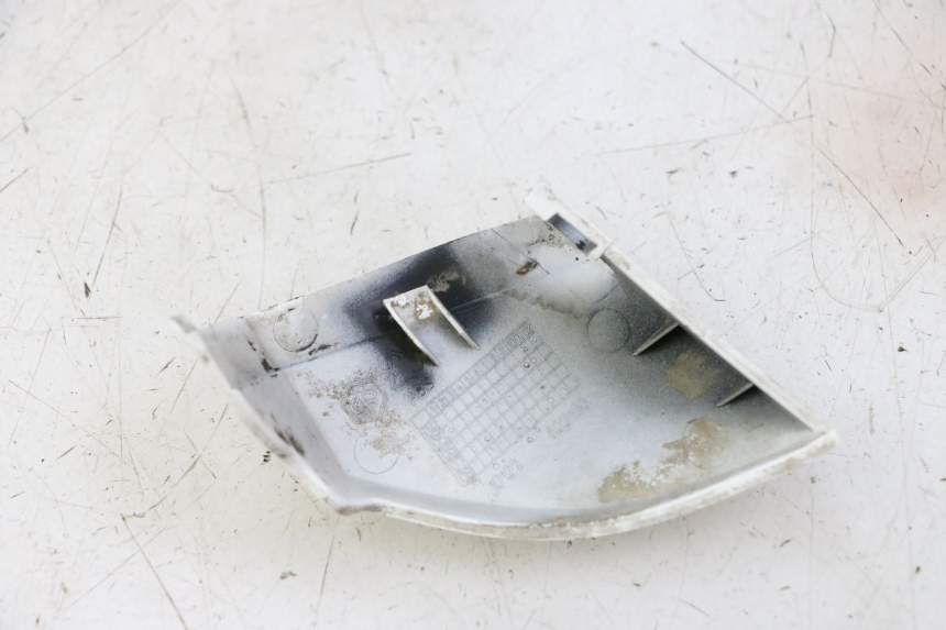 photo de Soleira direita PIAGGIO LXV 4T 50 (2009 - 2013) - Detalhe da peça
