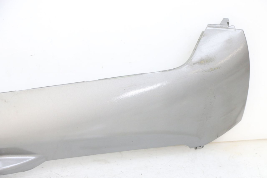 photo de Soleira direita PIAGGIO MP3 LT 300 (2010 - 2016) - Detalhes característicos