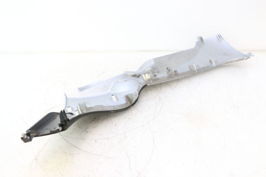 photo de Soleira direita PIAGGIO MP3 125 (2006 - 2014) - Pontos de fixação