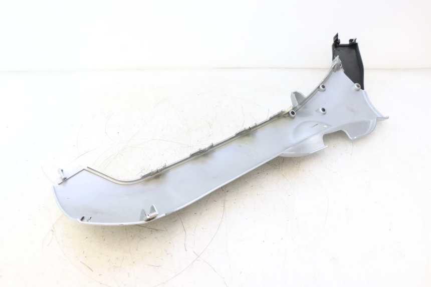 photo de Soleira direita PIAGGIO MP3 125 (2006 - 2014) - Peça verificada