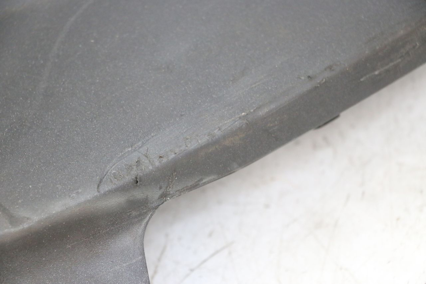 photo de Soleira direita PEUGEOT SATELIS 125 (2013 - 2018) - Pontos de fixação