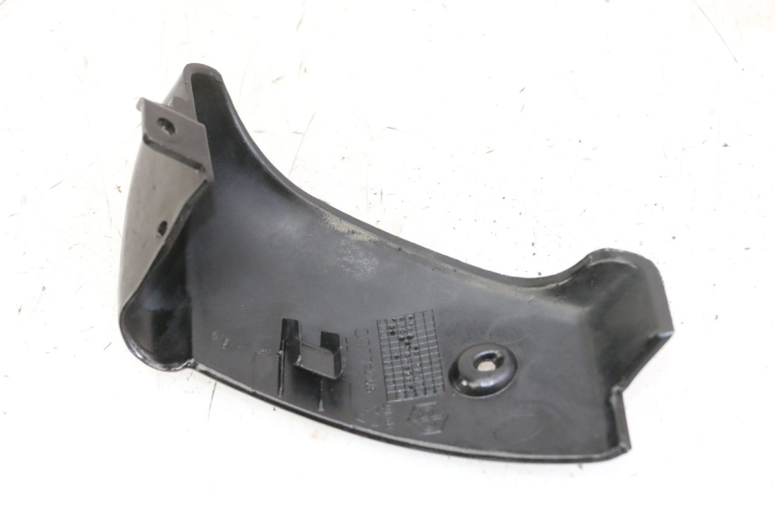 photo de Soleira direita PIAGGIO VESPA GRANTURISMO 200 (2004 - 2005) - Detalhe da peça