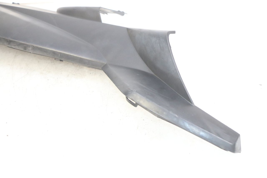 photo de Soleira direita PEUGEOT SATELIS 125 (2006 - 2009) - Pontos de fixação