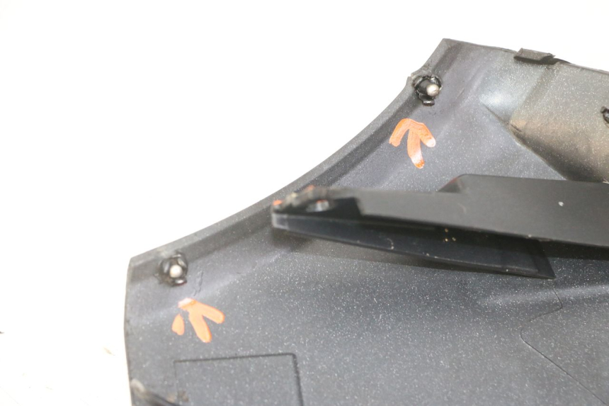photo de Soleira direita PEUGEOT SATELIS 125 (2013 - 2018) - Pontos de fixação