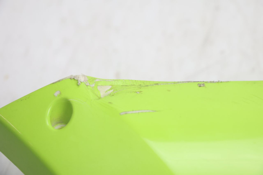 photo de LATERAL DIREITO PEUGEOT STREETZONE NAKED 2T 50 (2014 - 2018) - Zoom do estado de desgaste