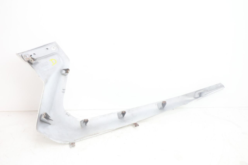 photo de Soleira direita YAMAHA XMAX X-MAX 125 (2006 - 2009) - Pontos de fixação