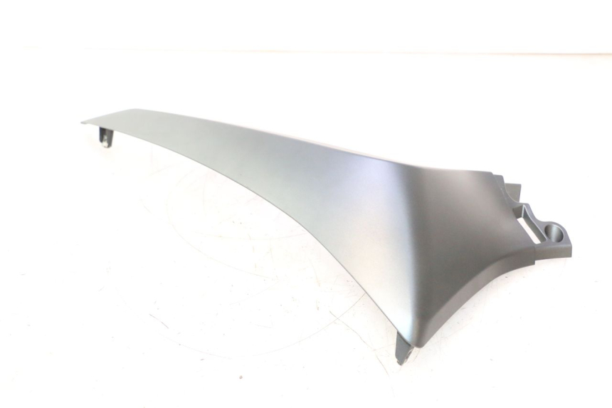 photo de Soleira direita YAMAHA X-MAX XMAX 125 (2010 - 2013) - Ampliação técnica