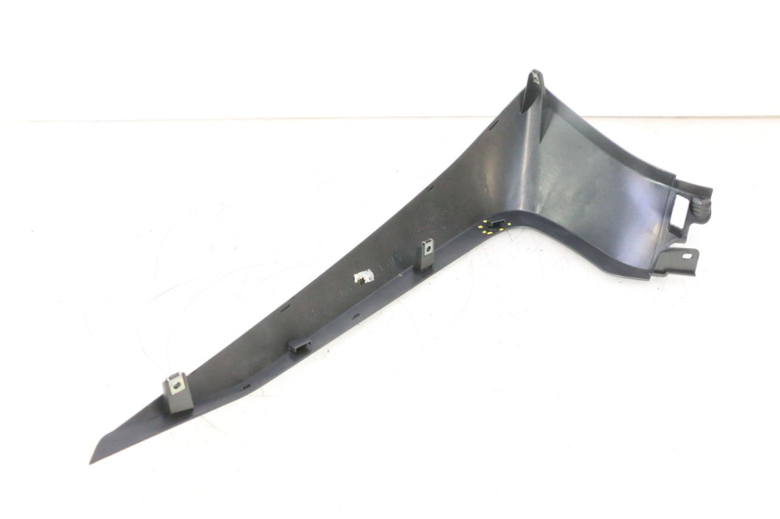 photo de Soleira direita YAMAHA X-MAX XMAX 125 (2010 - 2013) - Estado da superfície