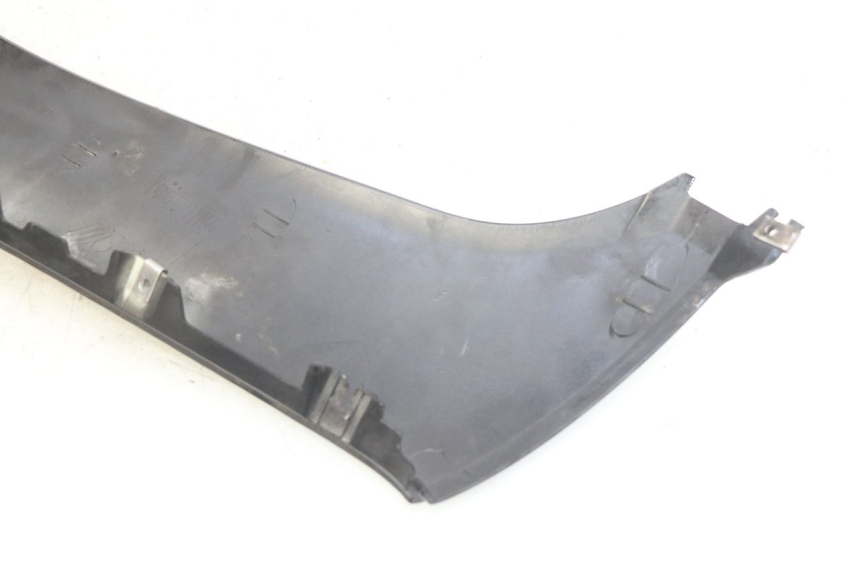 photo de Soleira direita PIAGGIO XEVO - X EVO 125 (2007 - 2017) - Pontos de fixação