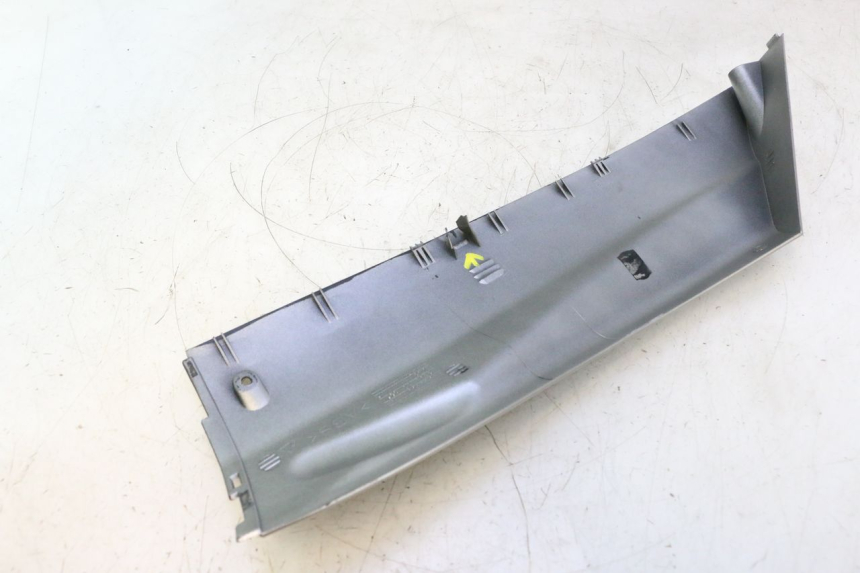 photo de Soleira direita YAMAHA YP MAJESTY 125 (2002 - 2006) - Peça verificada