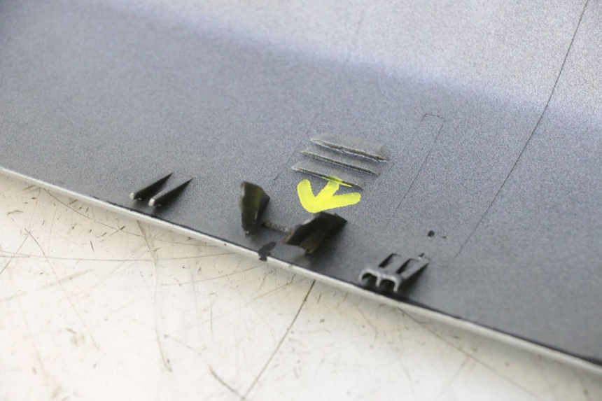 photo de Soleira direita YAMAHA YP MAJESTY 125 (2002 - 2006) - Marcações e referências