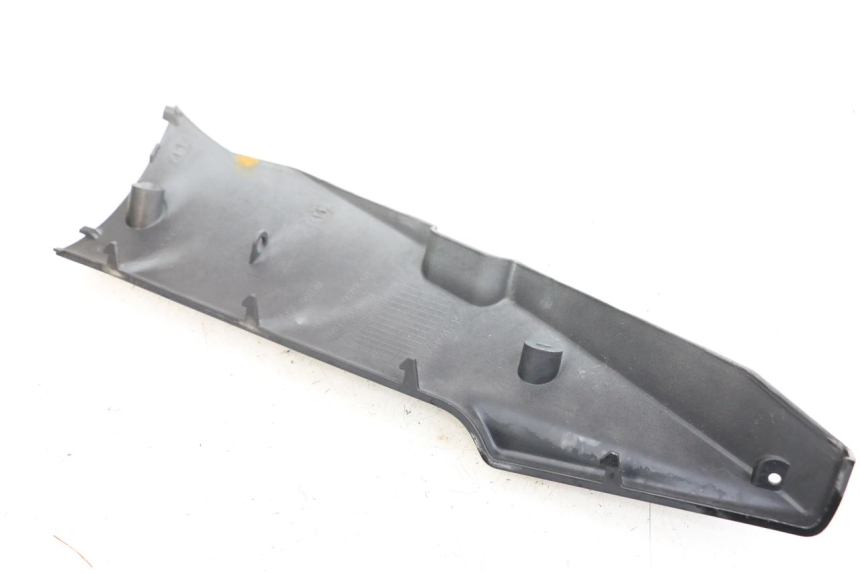 photo de Soleira esquerda DAELIM A-FOUR 2T 50 (2005 - 2012) - Detalhe da peça