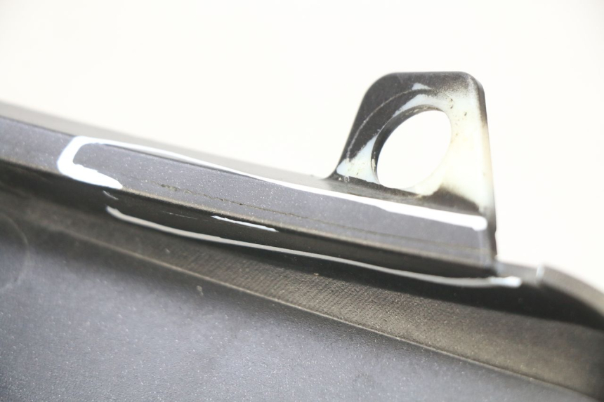photo de Soleira esquerda PEUGEOT CITYSTAR 125 (2011 - 2017) - Pontos de fixação