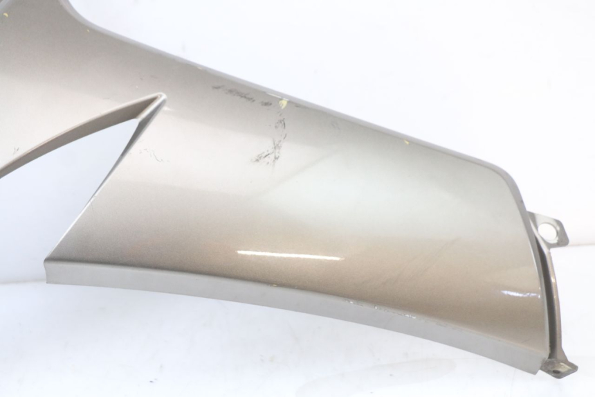 photo de Soleira esquerda PEUGEOT CITYSTAR 50 (2013 - 2017) - Zoom do estado de desgaste