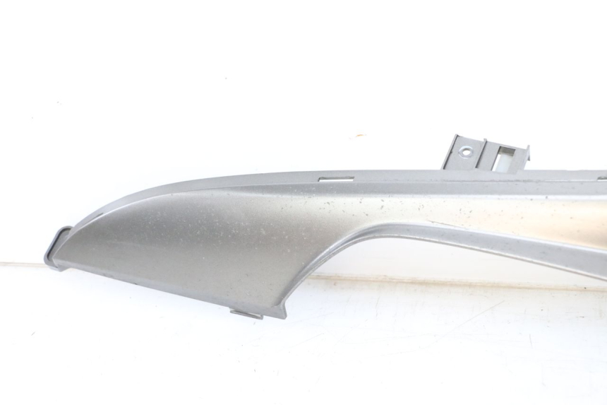 photo de Soleira esquerda KYMCO DINK STREET 125 (2009 - 2014) - Pontos de fixação