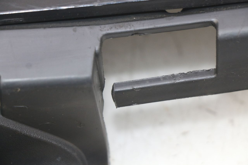 photo de Soleira esquerda PIAGGIO FLY 4T 50 (2013 - 2017) - Detalhe da peça