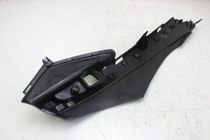 photo de Soleira esquerda PIAGGIO FLY 4T 50 (2013 - 2017) - Ampliação técnica
