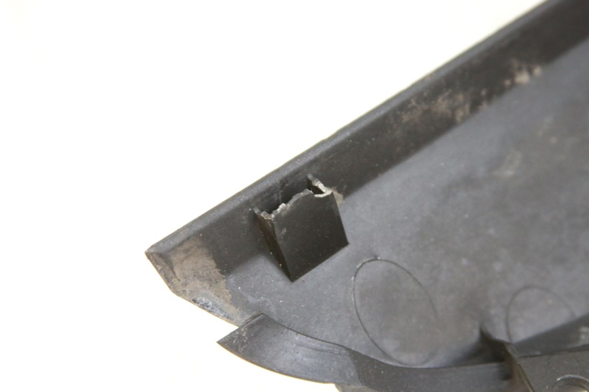 photo de Soleira esquerda HONDA FORZA 125 (2015 - 2016) - Detalhe da peça