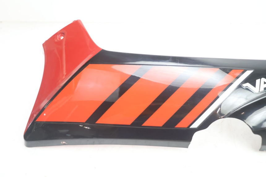photo de LATERAL ESQUERDO VASTRO GP 2T 50 (2013 - 2017) - Detalhe da peça