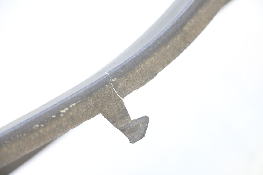 photo de LATERAL ESQUERDO SYM GTS EVO 125 (2009 - 2013) - Estado da superfície