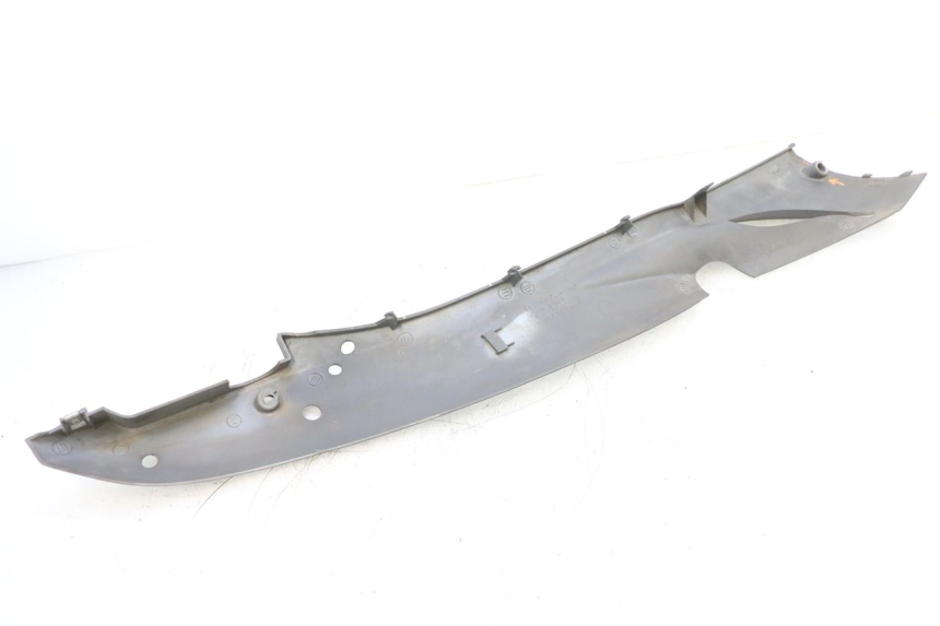 photo de LATERAL ESQUERDO SYM GTS EVO 125 (2009 - 2013) - Peça verificada