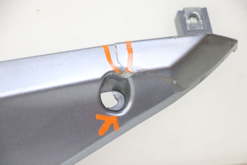 photo de Soleira esquerda SYM JOYMAX 125 (2010 - 2017) - Vista de perto