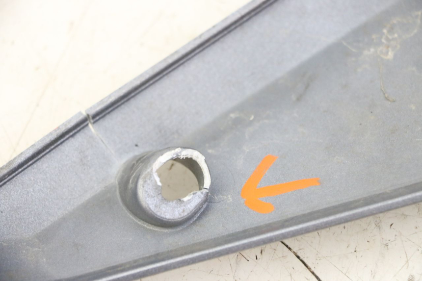 photo de Soleira esquerda SYM JOYMAX 125 (2010 - 2017) - Pontos de fixação
