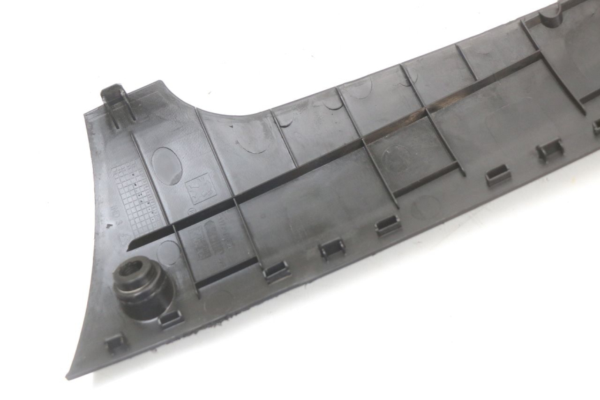 photo de Soleira esquerda PEUGEOT KISBEE 4T 50 (2010 - 2017) - Pontos de fixação