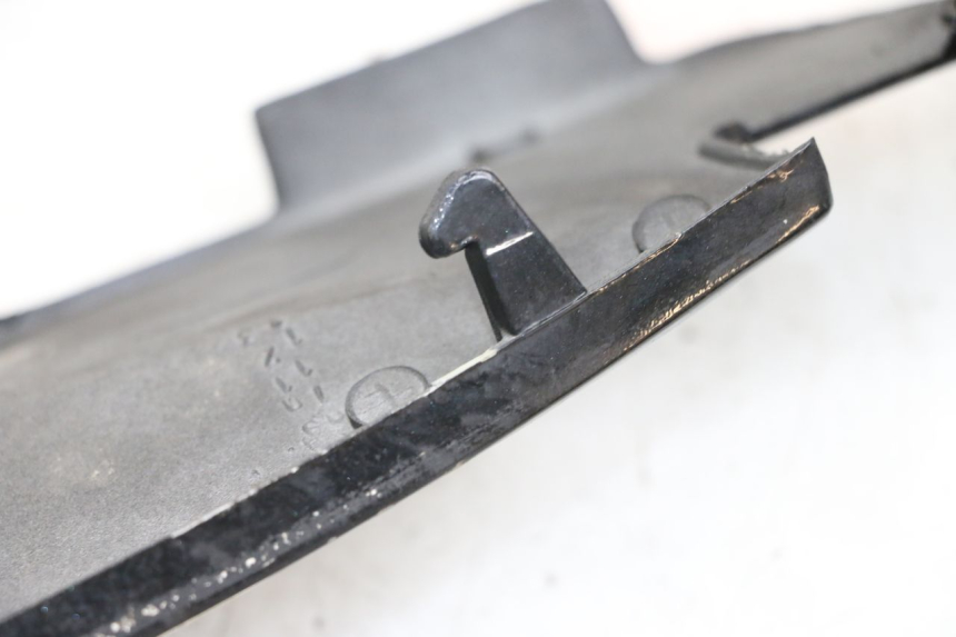 photo de Soleira esquerda SYM MIO 50 (2005 - 2010) - Detalhe da peça