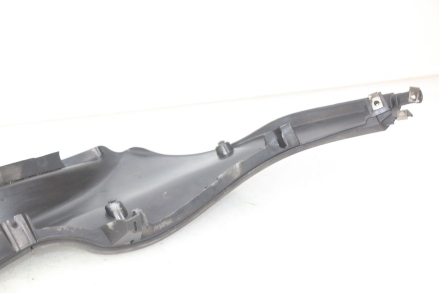 photo de Soleira esquerda PIAGGIO MP3 LT 300 (2010 - 2016) - Detalhe da peça