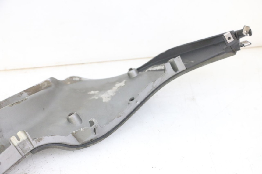 photo de Soleira esquerda PIAGGIO MP3 LT 300 (2010 - 2016) - Pontos de fixação