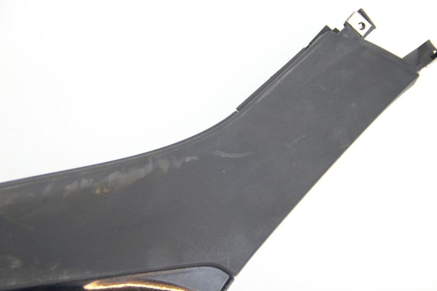 photo de Soleira esquerda PIAGGIO MP3 125 (2006 - 2014) - Detalhe da peça