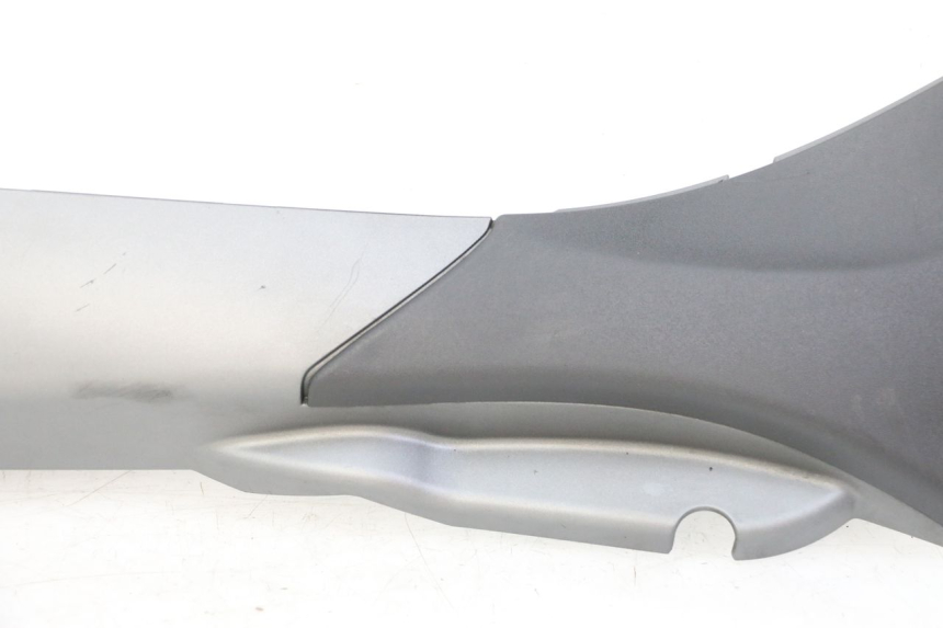 photo de Soleira esquerda PIAGGIO MP3 500 (2014 - 2017) - Detalhes característicos