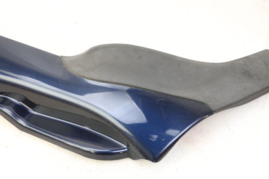 photo de Soleira esquerda PIAGGIO MP3 RL 250 (2006 - 2010) - Detalhe da peça