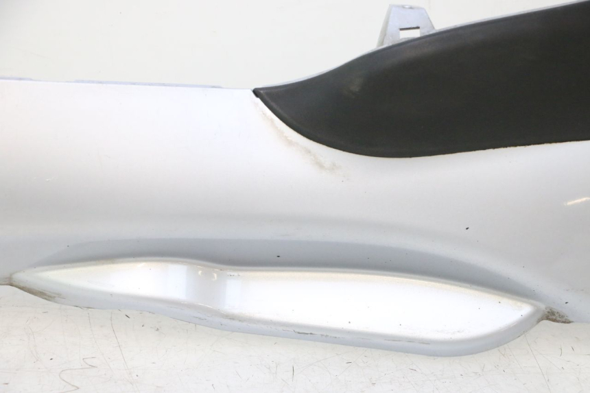 photo de Soleira esquerda PIAGGIO MP3 125 (2006 - 2014) - Detalhes característicos