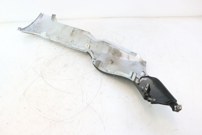 photo de Soleira esquerda PIAGGIO MP3 125 (2006 - 2014) - Pontos de fixação
