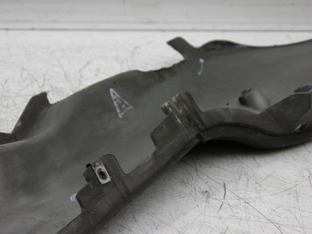 photo de Soleira esquerda PIAGGIO MP3 RL 125 (2006 - 2014) - Pontos de fixação