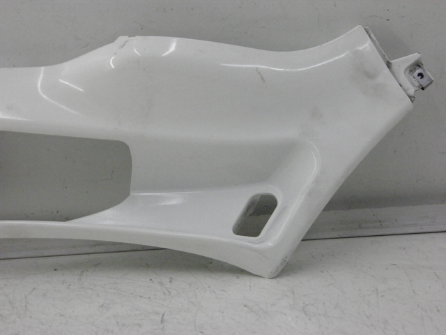 photo de Soleira esquerda PIAGGIO XEVO - X EVO 125 (2010 - 2015) - Detalhe da peça