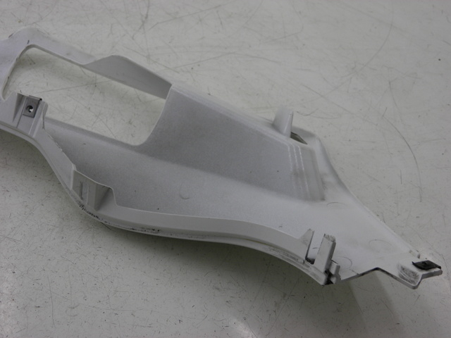 photo de Soleira esquerda PIAGGIO XEVO - X EVO 125 (2010 - 2015) - Zoom do estado de desgaste