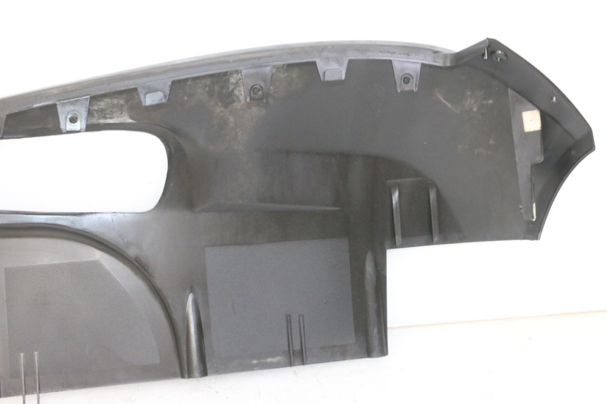 photo de Soleira esquerda PEUGEOT SATELIS COMPRESSOR K15 125 (2006 - 2009) - Pontos de fixação