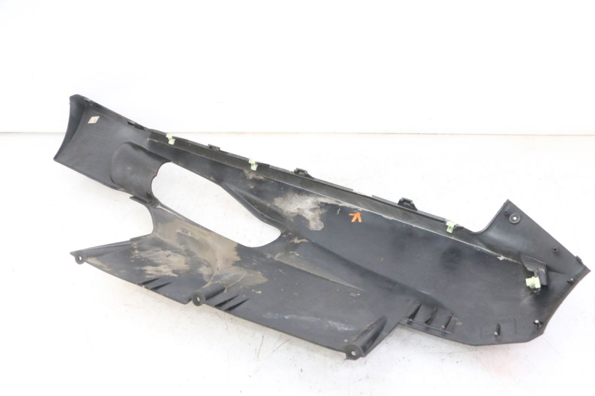photo de Soleira esquerda PEUGEOT SATELIS 125 (2013 - 2018) - Pontos de fixação
